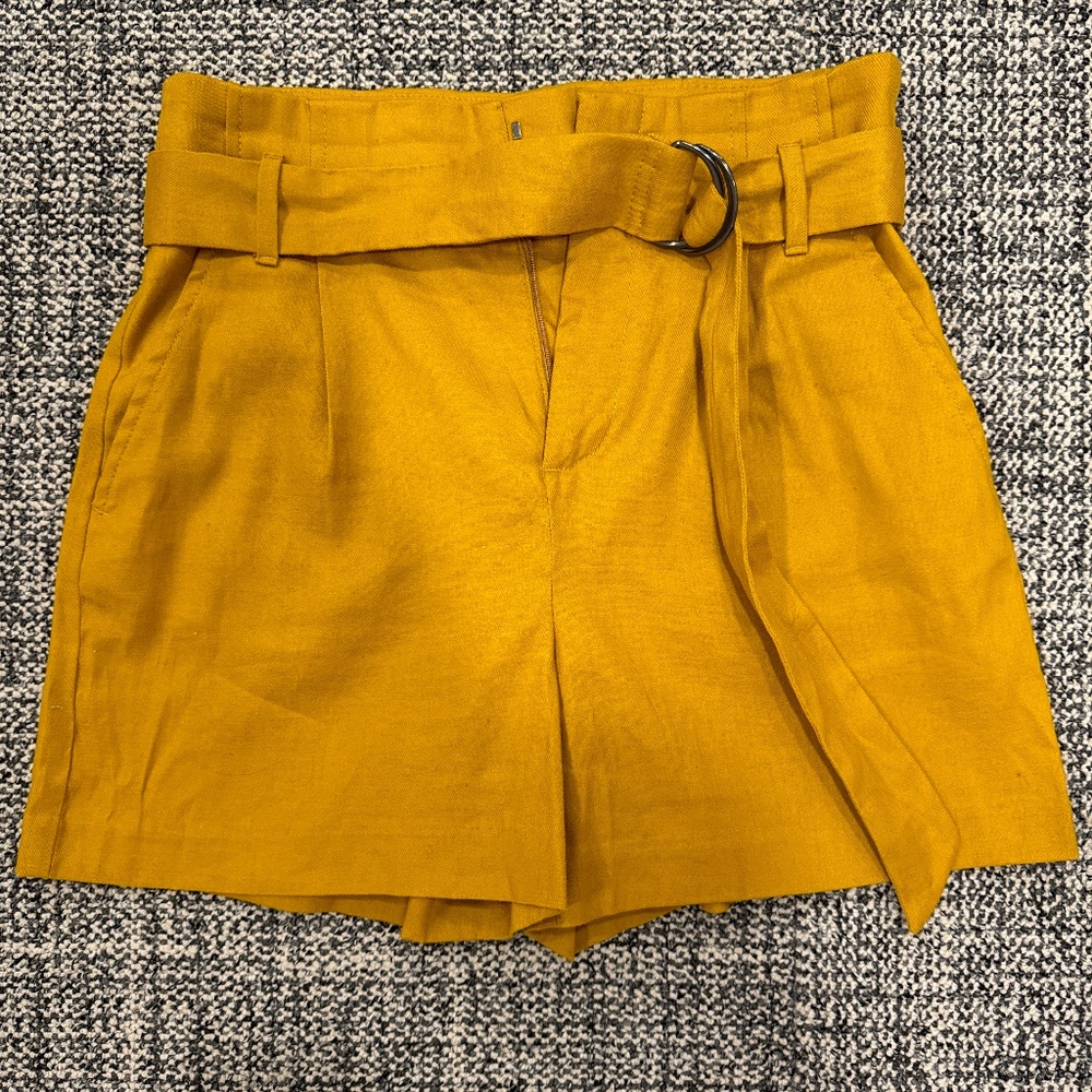 Banana Republic belted paperbag short